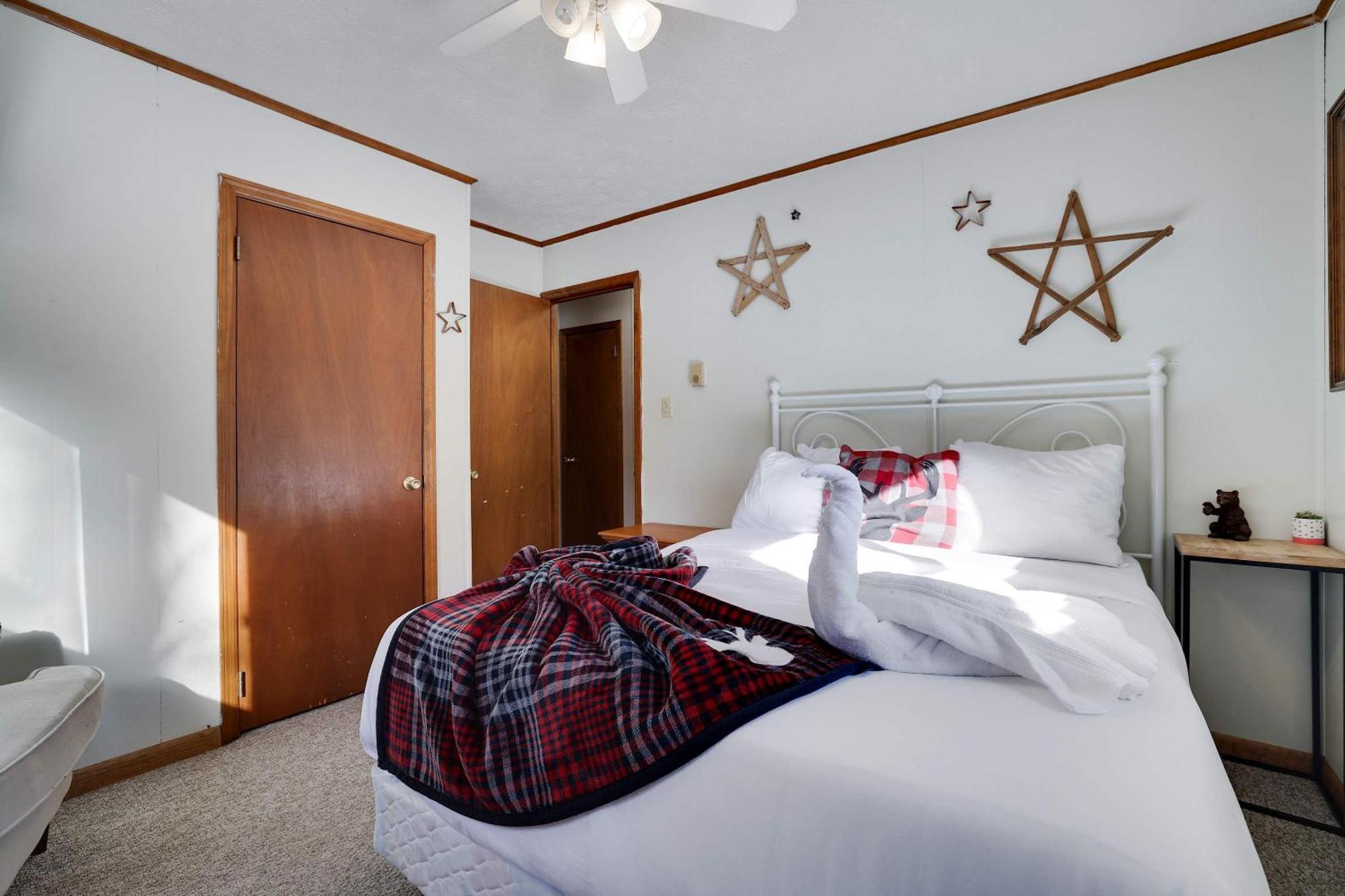 Holiday home 4 Bedroom Cozy Sleeps 8 Pool Table Arcade *